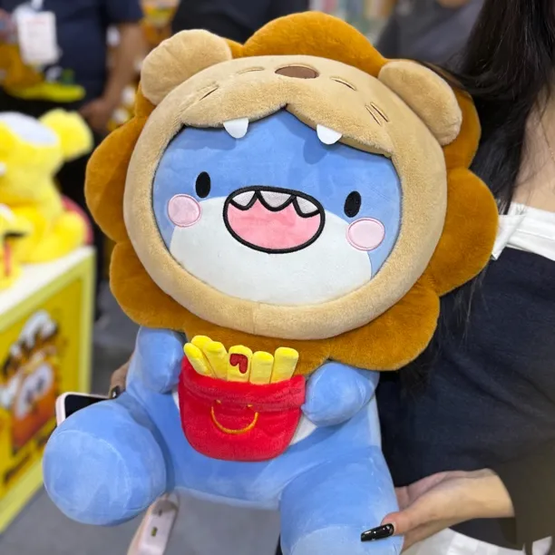 45厘米鲨狮弟抱枕可爱肥肥鲨公仔薯条派大号玩偶·正版授权