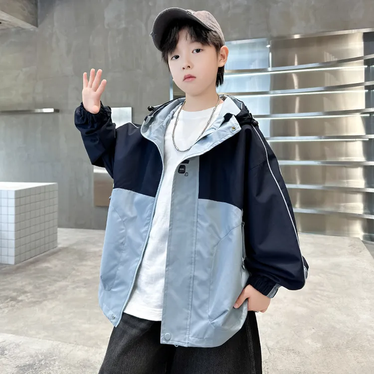 男童春秋款休闲外套2025新款中大童宽松休闲冲锋衣男童防风外套潮
