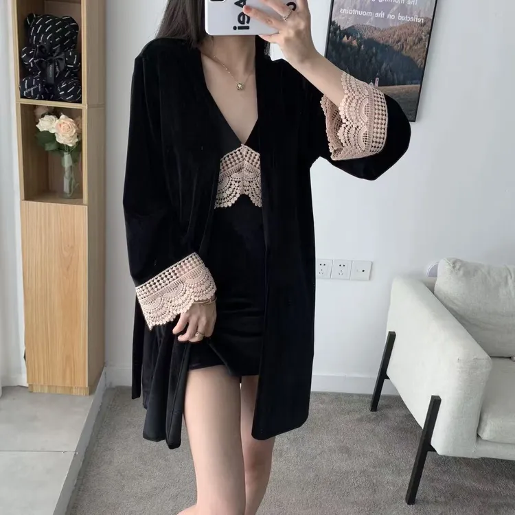 金丝绒秋冬女款性感吊带睡裙带胸垫蕾丝美背睡裙家居服