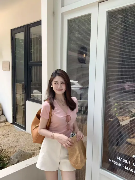 2025夏季新款韩系简约粉色减龄短袖t恤高腰白色直筒短裤两件套