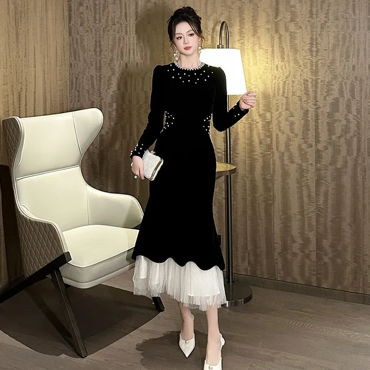 2025秋冬新款女装法式钉珠圆领修身不规则鱼尾丝绒连衣裙21630