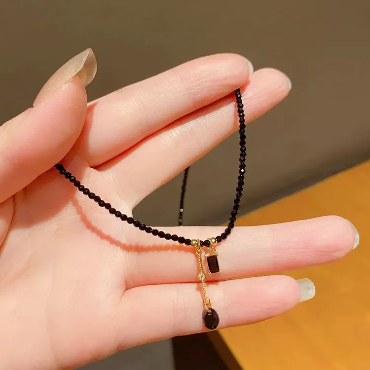 合金项链 复古黑色水晶项链女高级感小众设计感短款锁骨链脖子链1
