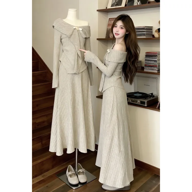 2026新款巨好看的灰色针织连衣裙子女秋冬季韩系穿搭一整套装长裙