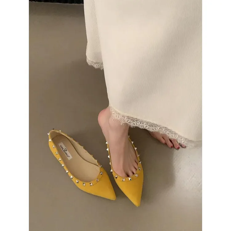 法式尖头内增高铆钉单鞋女2025春夏新款浅口软底红色婚鞋宴会瓢鞋