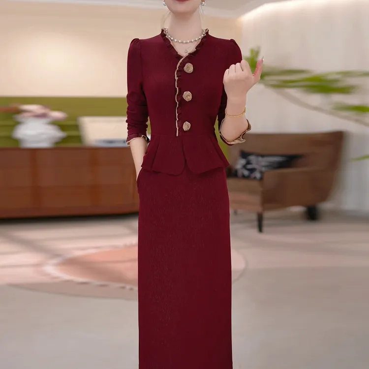 2025春秋新款高级感红色喜婆婆婚宴装妈妈礼服裙假两件连衣裙大码