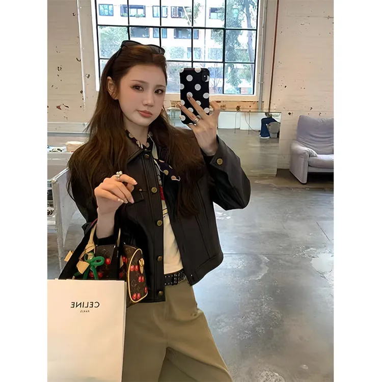 黑色短款翻领皮衣外套女秋季新款甜酷街头高级感百搭垂感休闲长裤