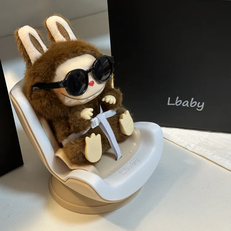 网红坐坐派对labubu汽车创意车载座椅摆件棉花娃娃