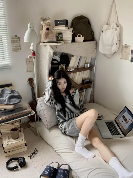 2025夏季新款时尚套装气质显瘦洋气休闲百搭长袖条纹上短款裤子女