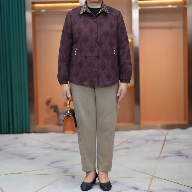 大码胖妈妈秋季显瘦款洋气菱形格翻领外套中老年时尚百搭宽松上衣