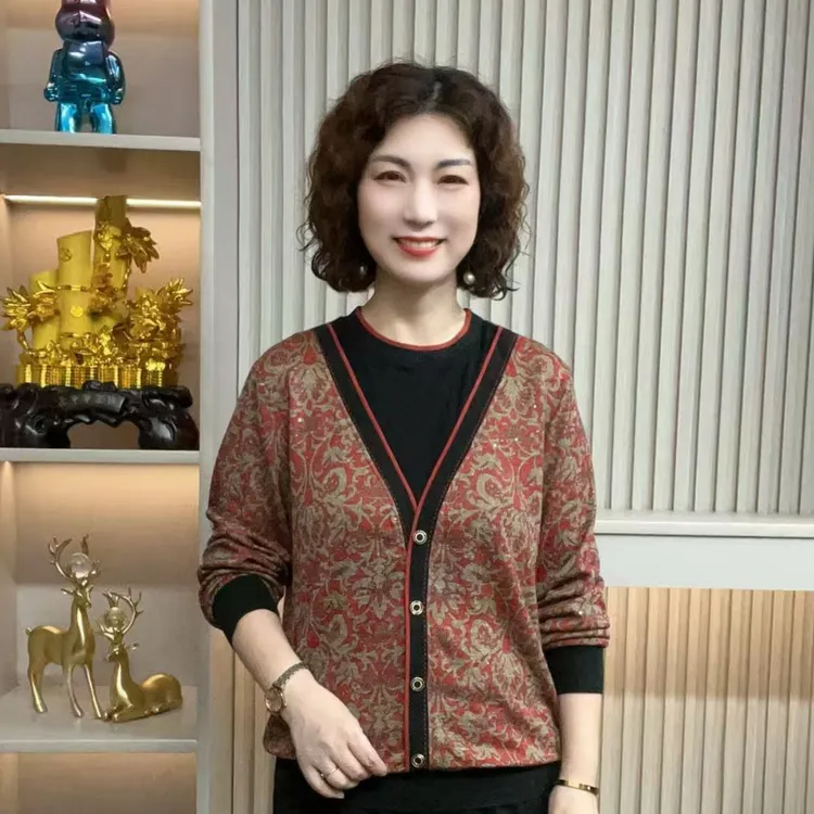 妈妈装流行时尚潮牌女装宽松秋装女士欧若拉独特漂亮上装休闲长袖