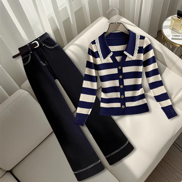 2025秋季超火穿搭一整套爆款时尚洋气蕾丝花边针织上衣休闲直筒裤