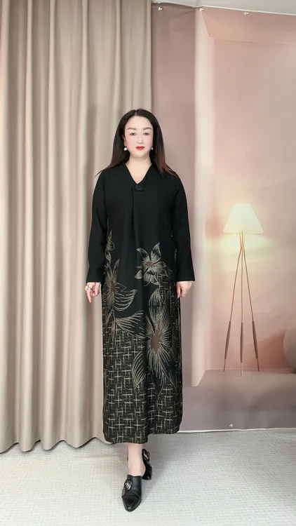【秋款V领】休闲风提花中长裙秋季宽松连衣裙大码时尚中长款印花