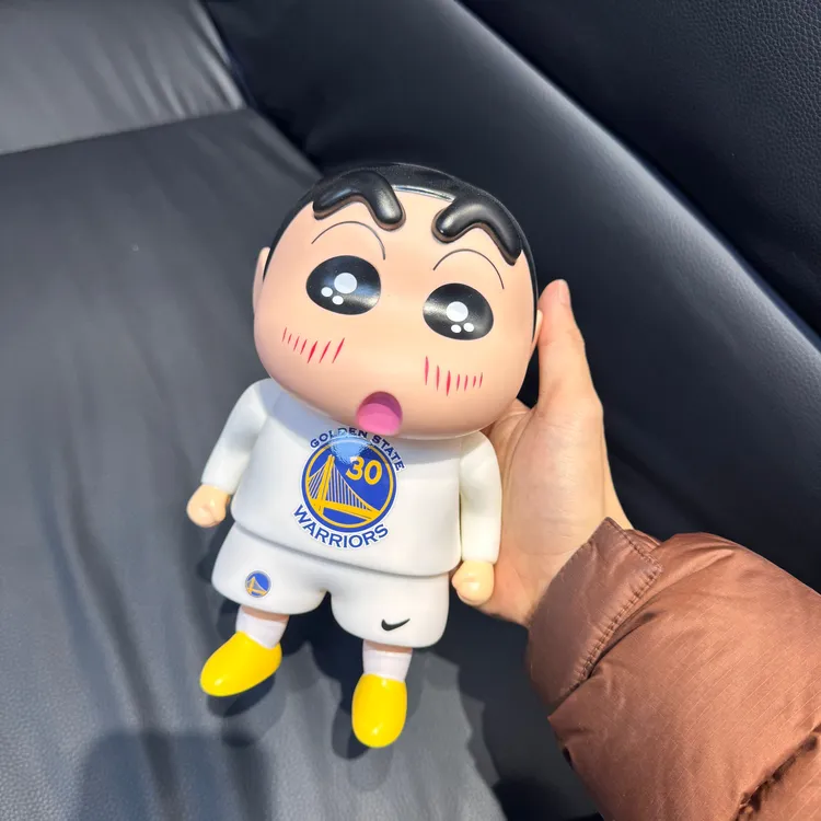 篮球蜡笔小新手办摆件模型生日礼物情侣男生女生潮玩公仔