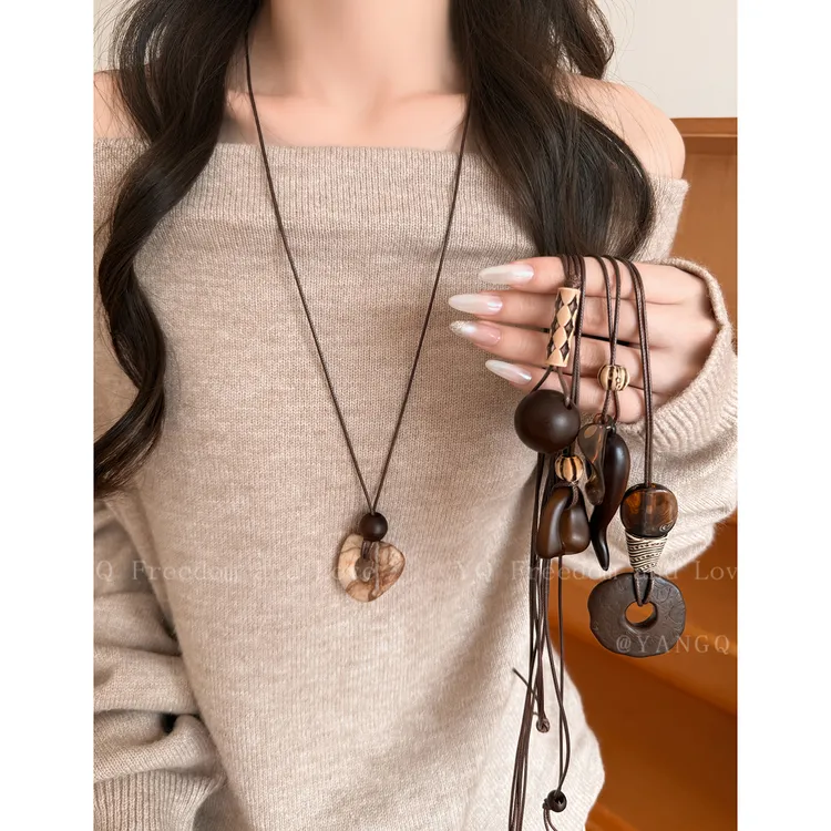 非金属布艺项链 复古咖色吊坠项链女美拉德长款毛衣链高级感配饰