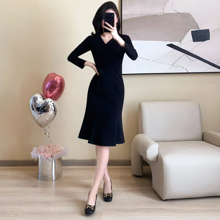 裙子女款爆款2025新款高级感连衣裙秋季洋气衣服知性风秋款鱼尾裙