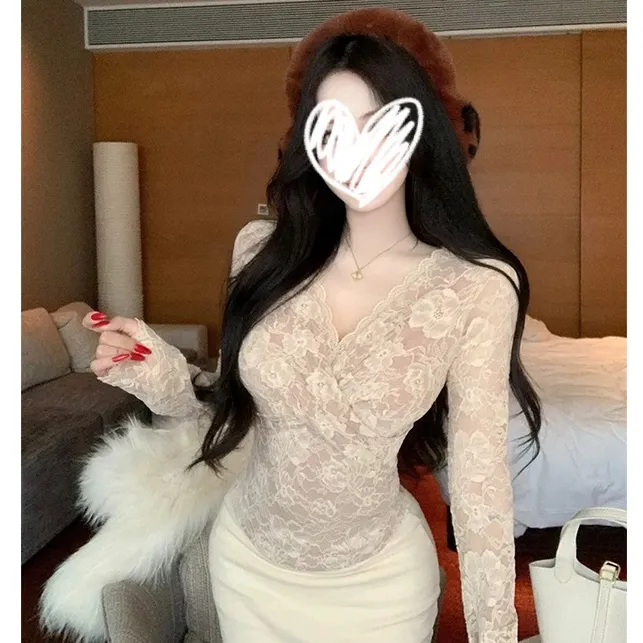 纯欲辣妹高级感交叉v领内搭长袖蕾丝打底衫女装秋冬修身显瘦上衣