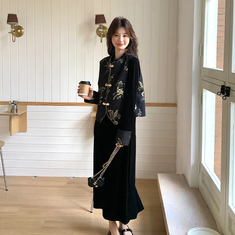 黑色新中式丝绒连衣裙套装女2025春季新款国风复古刺绣马甲两件套
