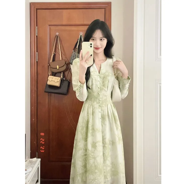 锐达法式绿色泡泡袖长袖连衣裙女春季宫廷风垂坠感气质收腰长裙子