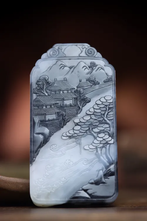 新疆和田玉青花料山水吊坠