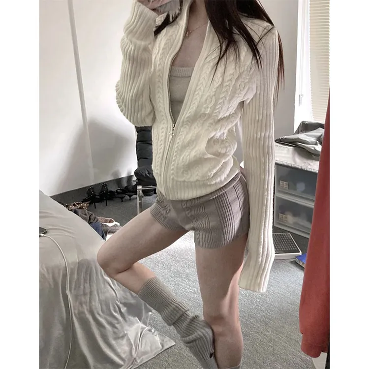 圆领长袖显瘦百搭小众针织开衫上衣修身背心内搭设计感休闲短裤女