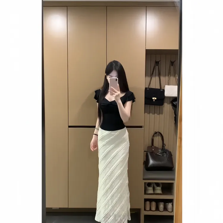 纯欲风V领扭结褶皱小飞袖修身上衣+高腰蕾丝拼接包臀半身裙套装女