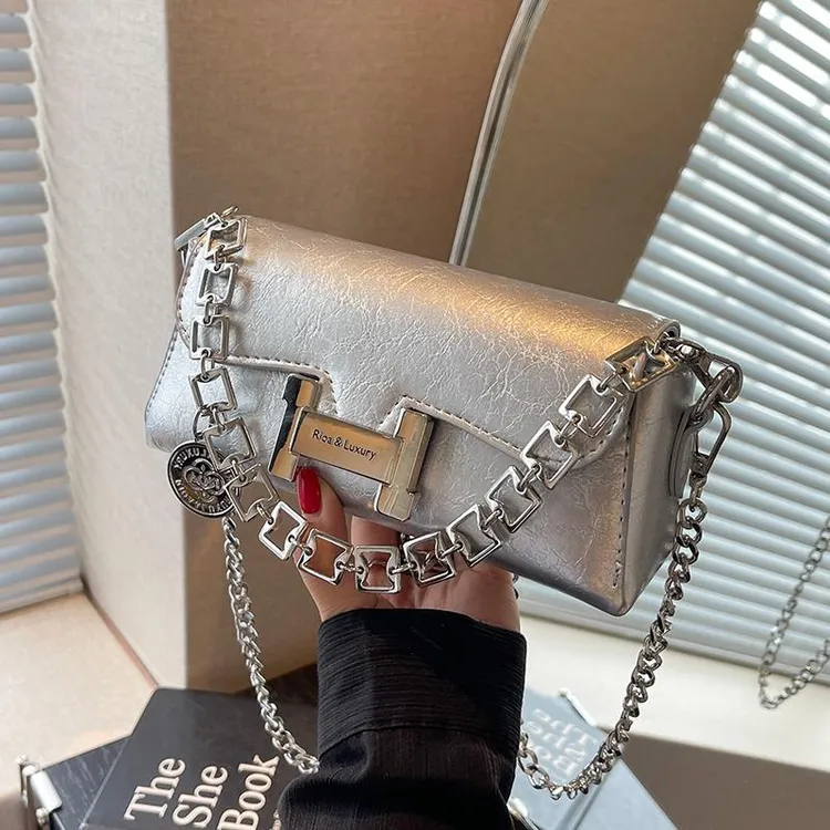 高级质感小包包女2024新款流行百搭链条斜挎包时尚精致超火小方包
