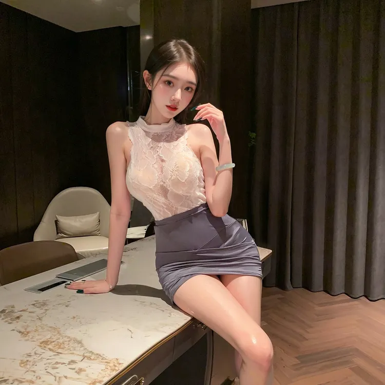 鲸潮社花纹透视高腰包臀战袍纯欲风美背内衣饭店派对夜色黑丝美女