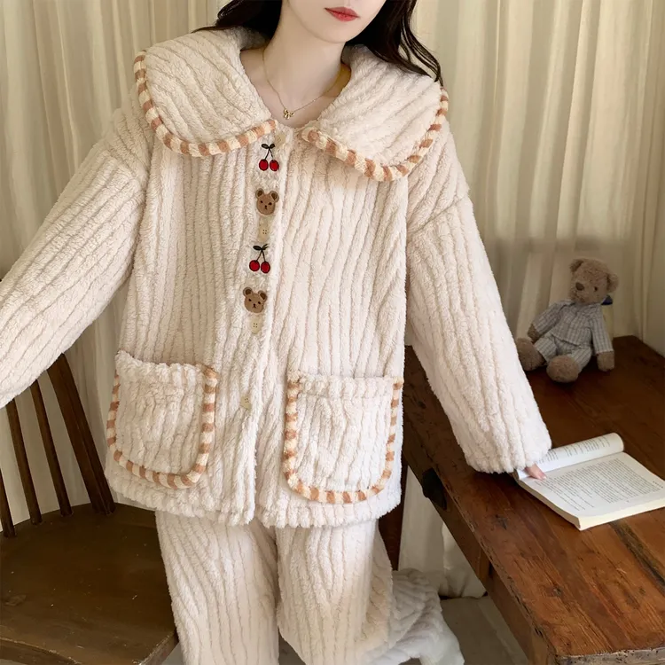 法兰绒秋冬季睡衣女款爆款2025新款家居服加绒加厚珊瑚绒保暖套装