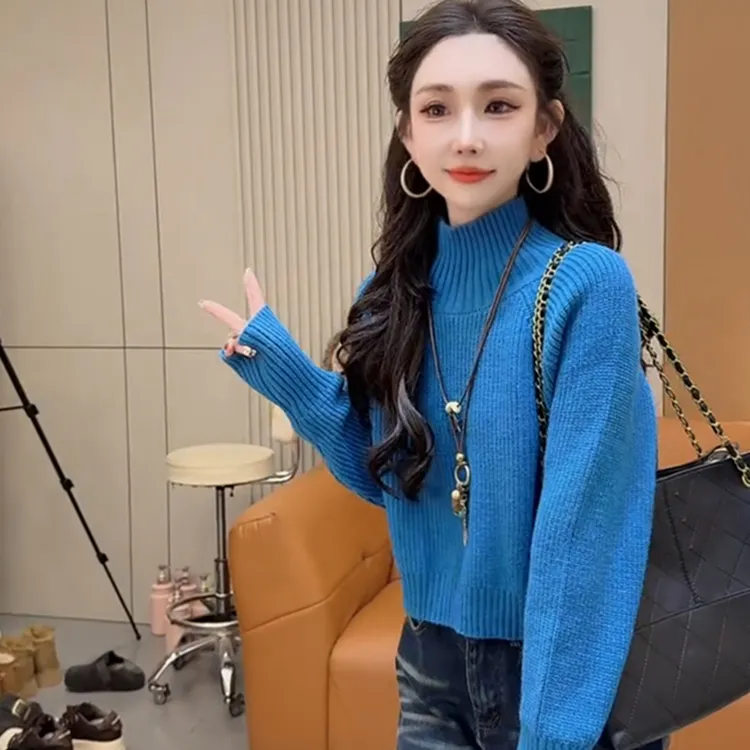 慵懒风高领时尚正肩长袖毛衣女2025冬季新款修身显瘦短款休闲上衣