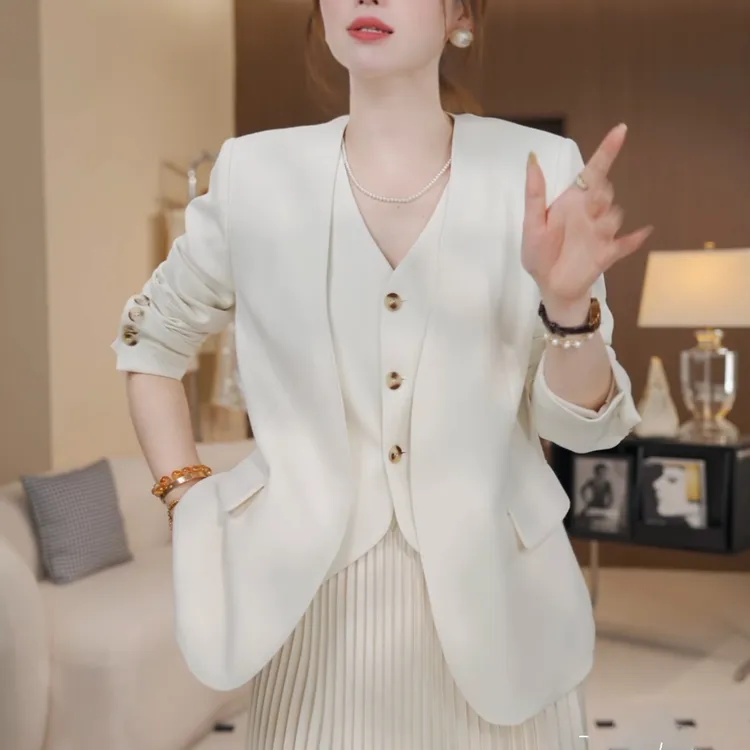 新款春秋季韩版小西装女高级感修身时尚洋气无领西服气质上衣外套
