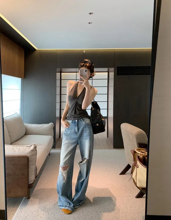 夏季小众女装V领纽结挂脖背心吊带女辣妹修身上衣显瘦百搭牛仔裤