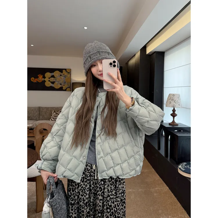 张涩涩“抹茶奶盖”泡芙实用主义蓝灰色轻薄90白鸭绒羽绒服女短款