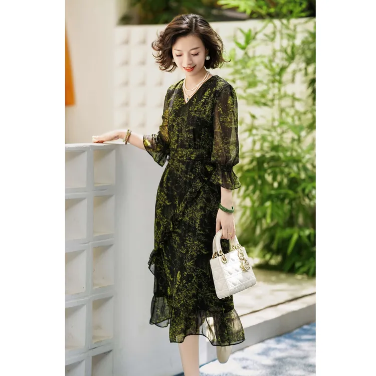 西子/【绿野仙踪】雪纺纱法式V领喇叭袖高腰显瘦连衣裙/CQZY224