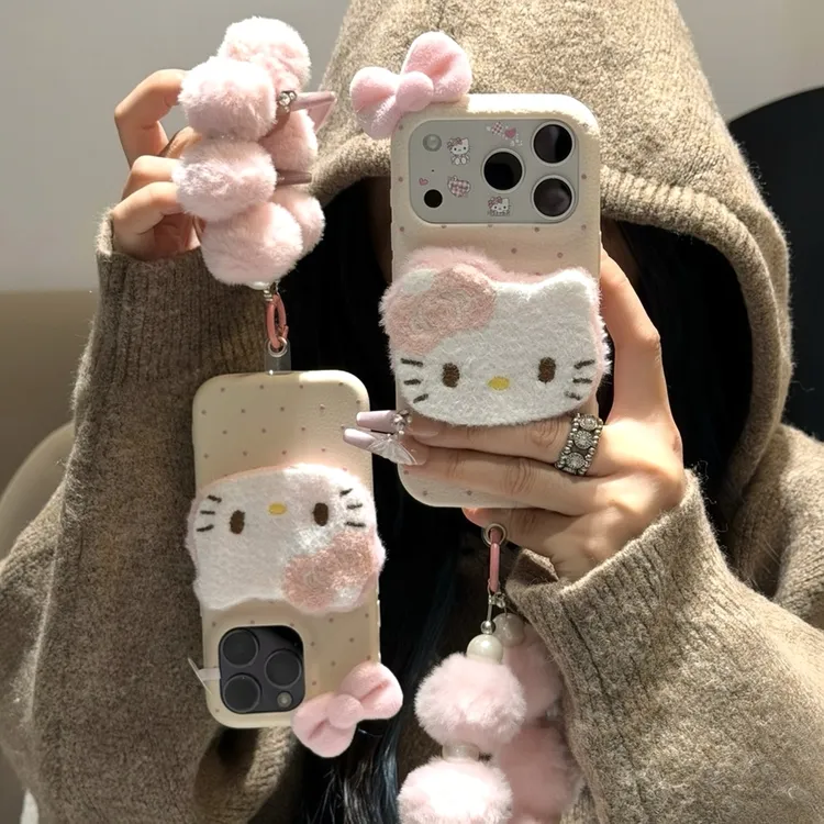 毛绒KT猫公仔挂绳适用苹果17/16promax手机壳华为P70vivo小米15潮