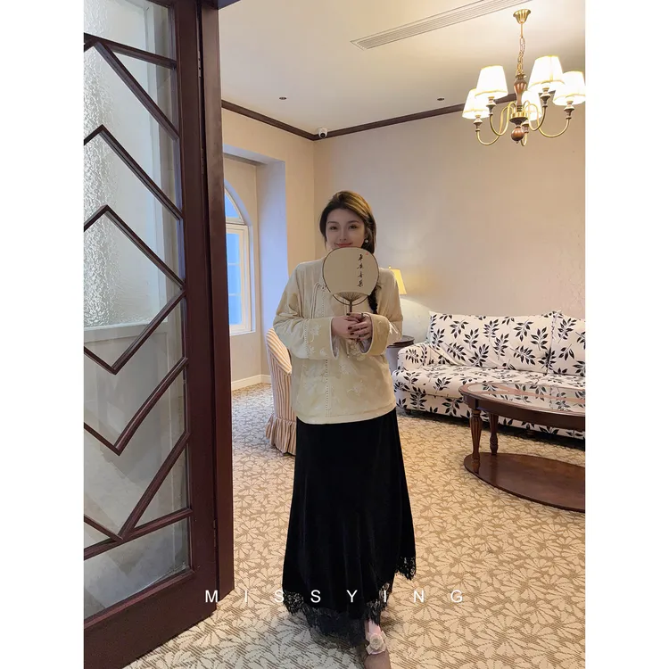 应小姐【曼城舞曲】微胖大码女装秋季设计感宽松高腰百搭丝绒半身裙