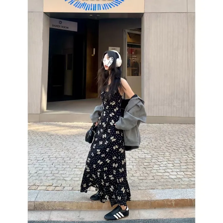 法式蝴蝶女气质碎花裙小众收腰吊带长裙~个性卫衣外套套装女Y5159