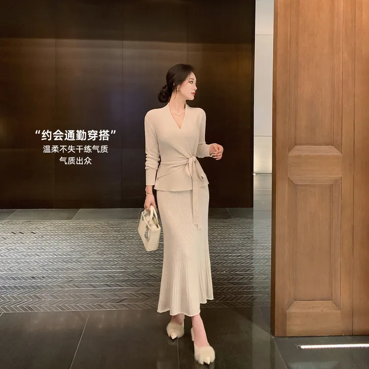 林关关【沉溺柔情】温柔大方绑带设计上衣+气质优雅鱼尾半裙两件套