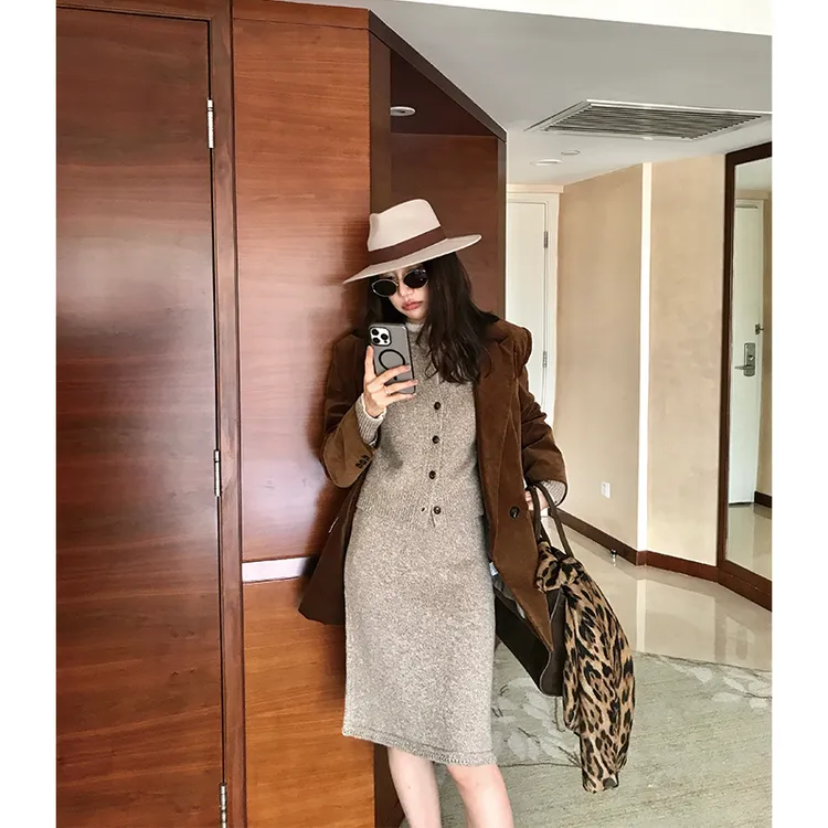 【ALONE SAVOR】龍喜儿剪叶裁秋 秋冬羊毛针织开衫半裙套装J595