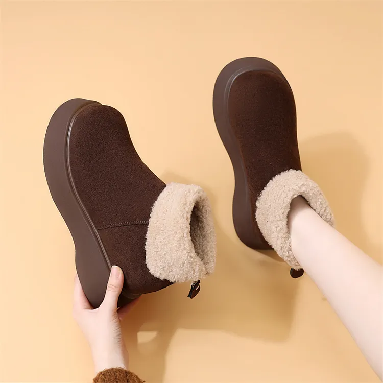 显脚小雪地靴女英伦风2025秋冬新款超火厚底小个子圆头加厚小短靴