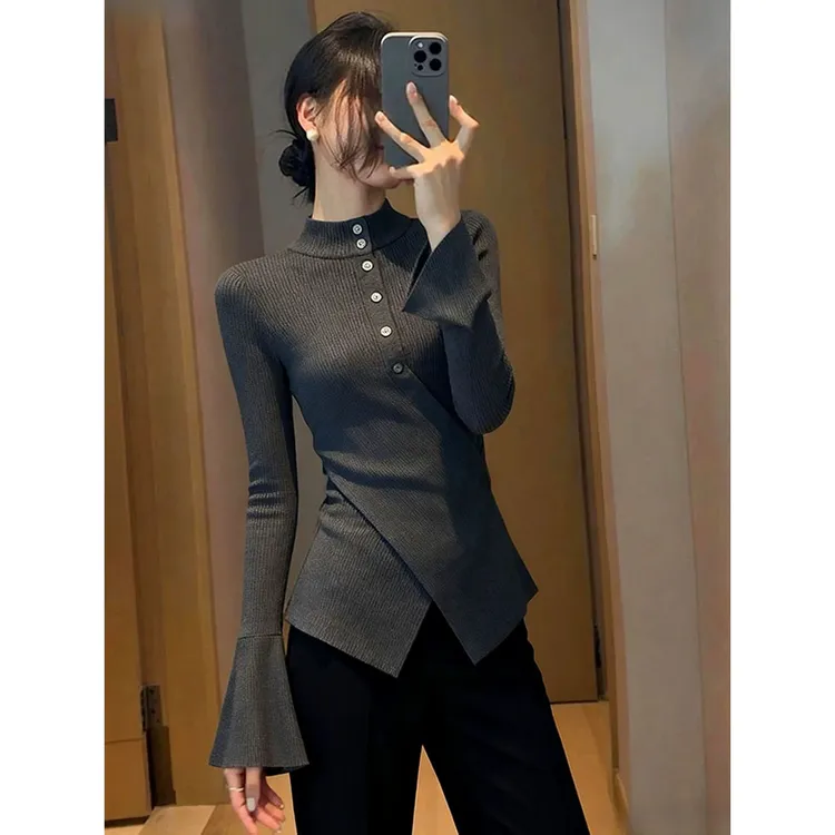 高级设计感不规则半高领针织衫女秋冬新款设计感修身显瘦气质上衣