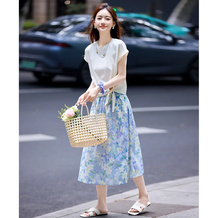 尚静小清新街头风套装裙女2025夏季新款百搭T恤+松紧腰碎花半身裙