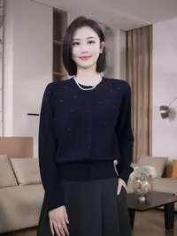 Nuovo Borgo 绣花圆领烫钻针织开衫宽松显瘦羊毛衫百搭上衣女0200