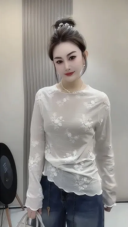 欧洲站2025秋季新款植绒花朵长袖t恤女时尚洋气修身显瘦打底衫潮