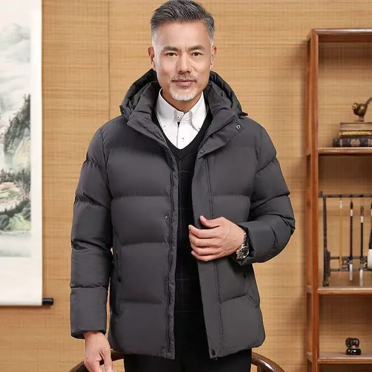 2025年中老年羽绒服男加厚短款爸爸装大码宽松保暖外套冬季羽绒服