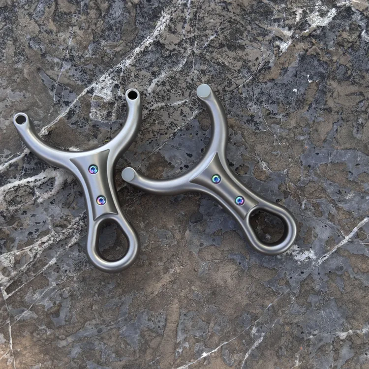 霄雲扣子款钛合金弓高108弓门78眼距68弓壁厚14.5卡珠5.5重166克