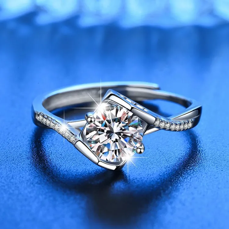 合金莫桑石戒指 天使之吻戒指女轻奢时尚气质开口可调节小众设计