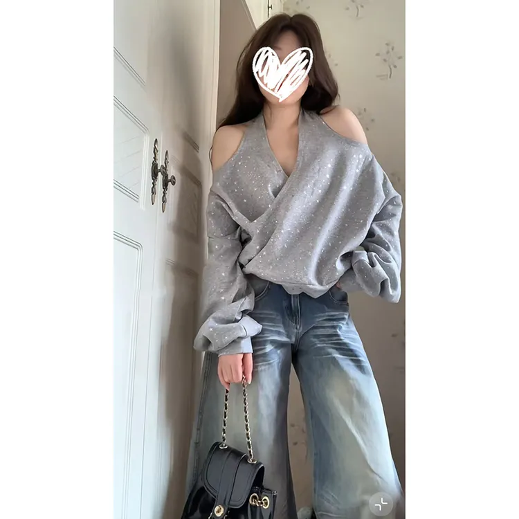 星星印花交叉V领露肩长袖上衣秋季小众设计感韩系宽松T恤女