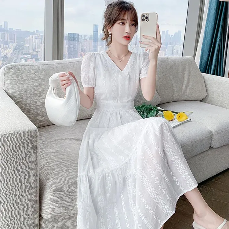 哥弟阿玛施正收腰白色V领短袖连衣裙女小个子法式超仙洋气长裙子