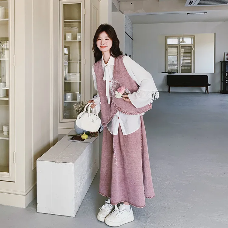 氛围感粉色牛仔套装裙女2025早春设计感马甲衬衫上衣半身裙三件套