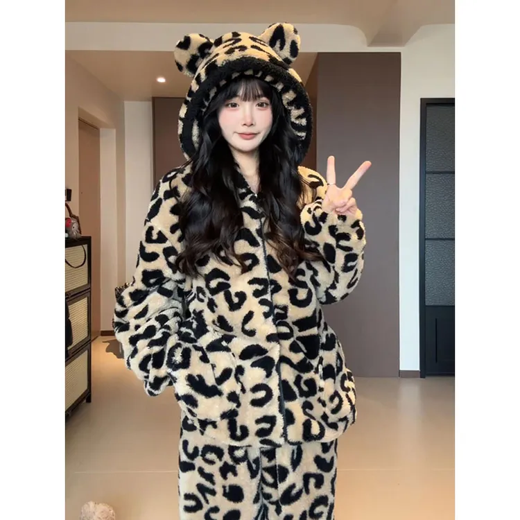 韩版小熊豹纹珊瑚绒睡衣女冬季撞色保暖加绒加厚家居服套装可外穿